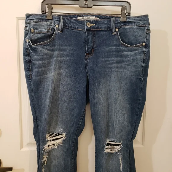 Torrid distressed size 18 - Picture 2 of 9
